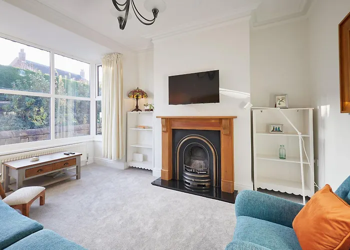 Host & - Prospect Retreat *