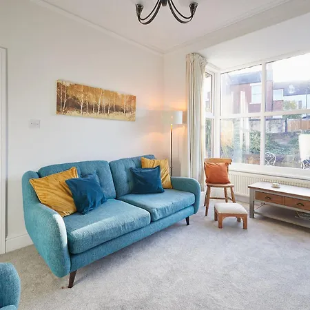 Host & - Prospect Retreat *